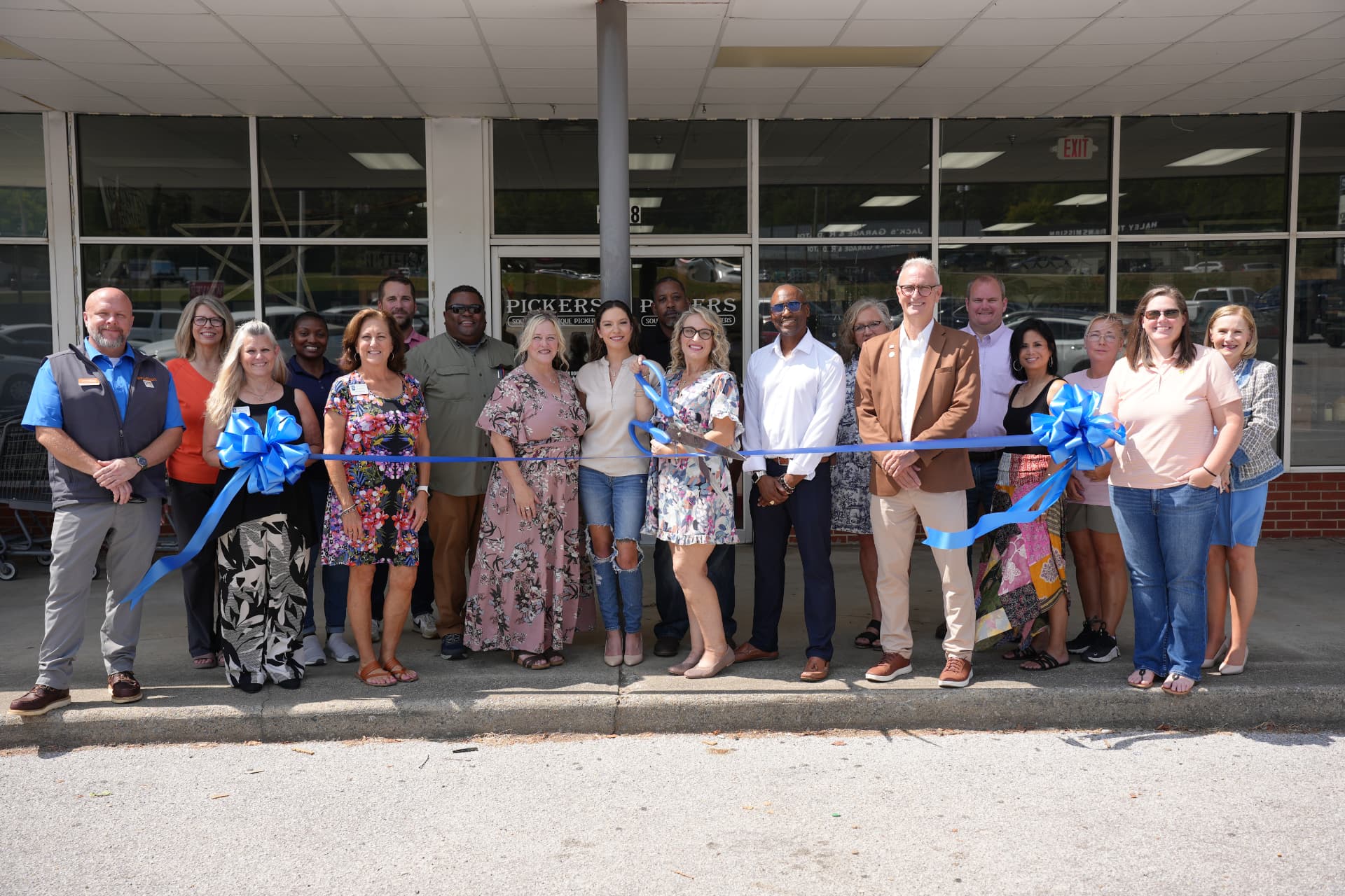 Ribbon cutting celebration at Southern Antique Pickers